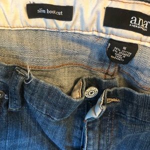 ANA Slim bootcut jeans